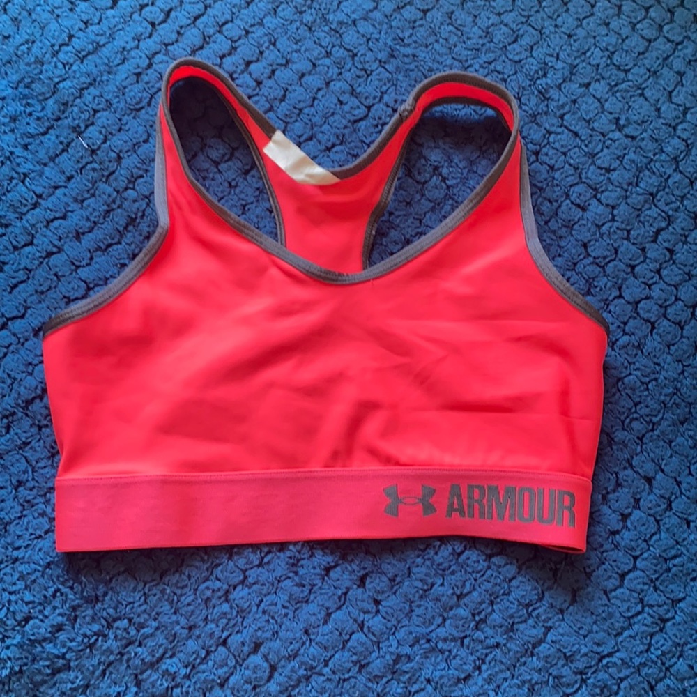 Under armor pink sports bra small